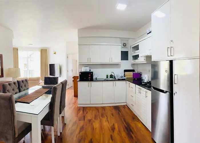 Grand Winterberry - Lake View Luxury Residence